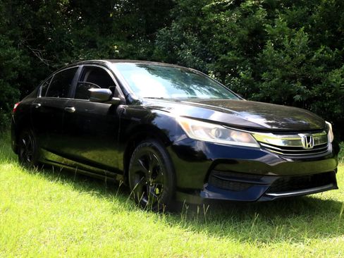 Used 2016 Honda Accord LX image 21