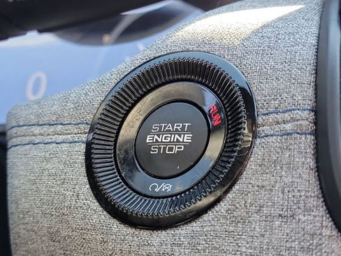 Used 2024 Jeep Compass Latitude image 30