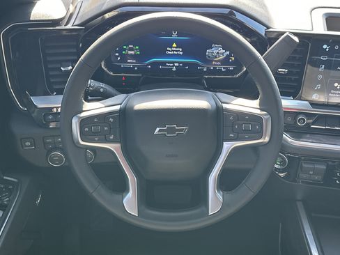 Certified 2025 Chevrolet Silverado 2500 LTZ w/ LTZ Plus Package image 25