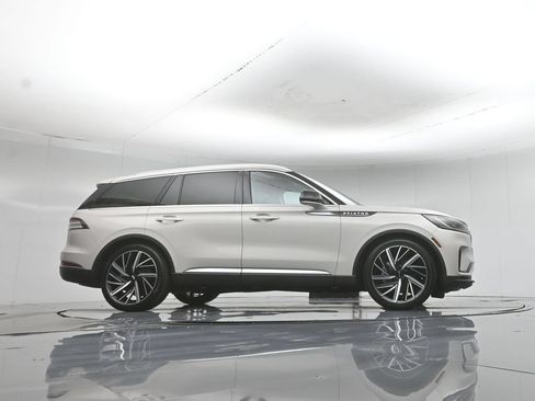 Used 2025 Lincoln Aviator Reserve w/ Equipment Group 201A AWD/4WD image 54