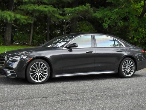 Used 2022 Mercedes-Benz S 580 4MATIC Sedan image 2