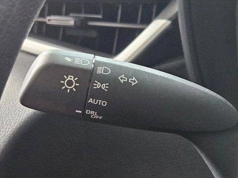 Used 2025 Toyota Corolla LE FWD image 9