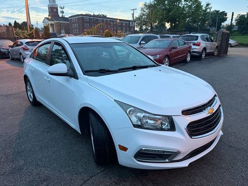 Used 2015 Chevrolet Cruze LT FWD image 4