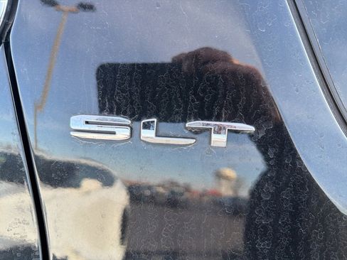 Used 2023 GMC Acadia SLT image 5