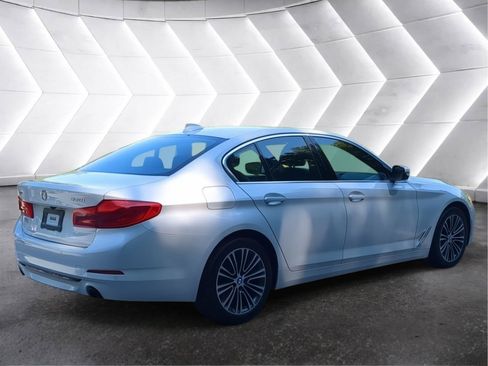 Used 2019 BMW 530i xDrive w/ Convenience Package AWD/4WD image 3