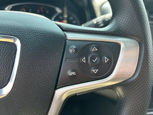 Used 2024 GMC Terrain SLE w/ Driver Convenience Package FWD image 21