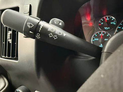 Used 2025 GMC Savana 2500 RWD image 15