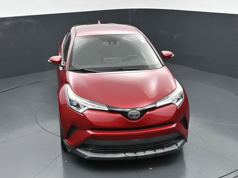 Used 2018 Toyota C-HR XLE FWD image 34