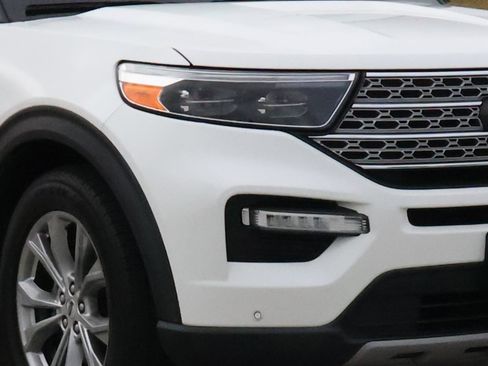 Used 2021 Ford Explorer Limited w/ Equipment Group 301A image 8