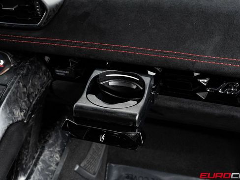 Used 2018 Lamborghini Huracan Performante image 38