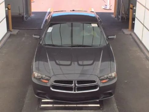 Used 2013 Dodge Charger SE w/ Connectivity Group RWD image 3