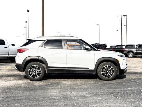 Used 2025 Chevrolet TrailBlazer LT image 5