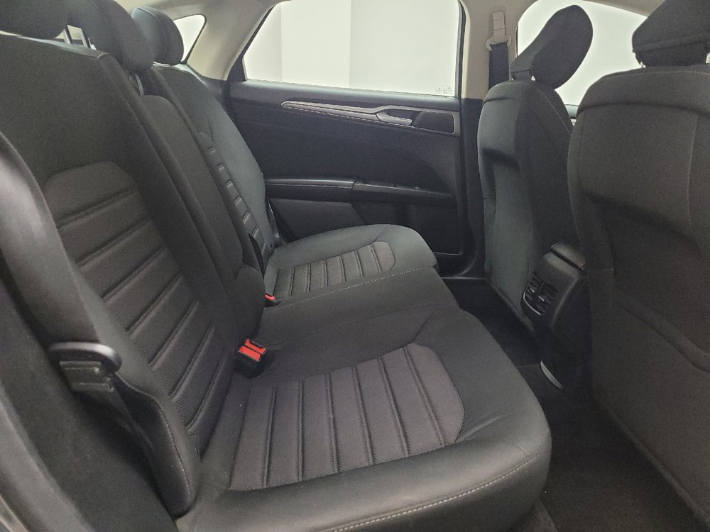 Used 2020 Ford Fusion SE AWD/4WD image 19