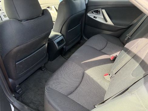 Used 2011 Toyota Camry SE image 9