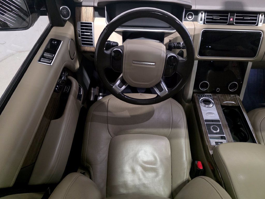 Certified 2019 Land Rover Range Rover HSE AWD/4WD image 17