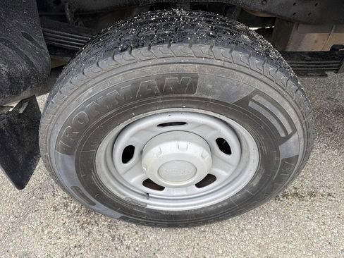 Used 2015 Ford F250 XL w/ Power Equipment Group image 9