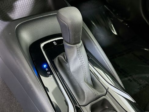 Used 2022 Toyota Corolla LE image 20