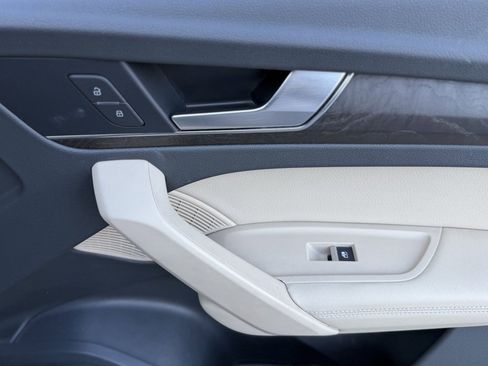 Used 2019 Audi Q5 Prestige w/ Prestige Package image 38