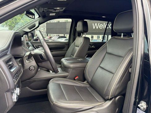 Used 2022 GMC Yukon SLT w/ SLT Luxury Package AWD/4WD image 16