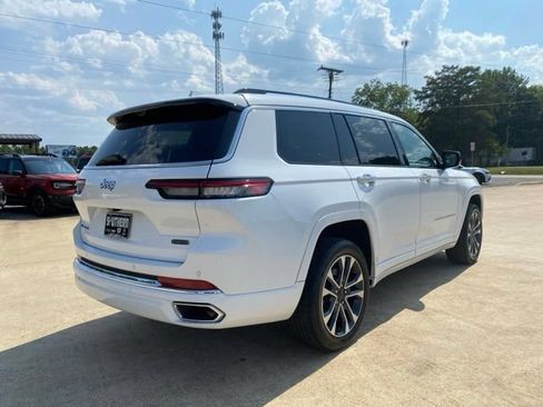 Used 2022 Jeep Grand Cherokee L Overland w/ Luxury Tech Group IV AWD/4WD image 5
