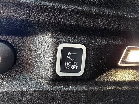 Certified 2024 Jeep Grand Cherokee L Limited w/ Luxury Tech Group II image 27