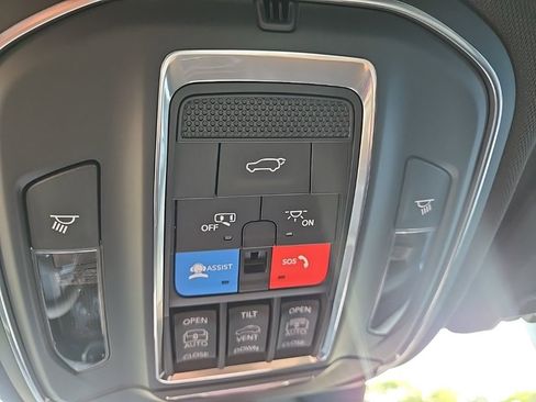 New 2025 Jeep Grand Cherokee Limited w/ Luxury Tech Group II image 75