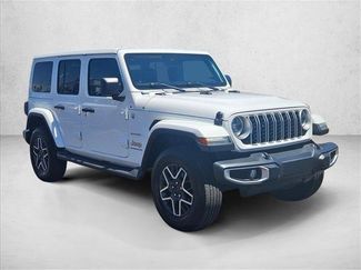 Used 2024 Jeep Wrangler Unlimited Sahara w/ Technology Group AWD/4WD video 3