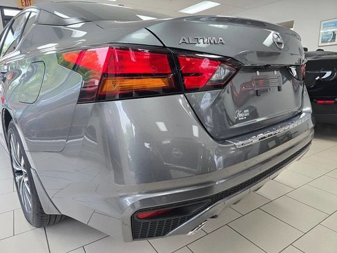 Used 2023 Nissan Altima 2.5 SV w/ SV Premium Package FWD image 19