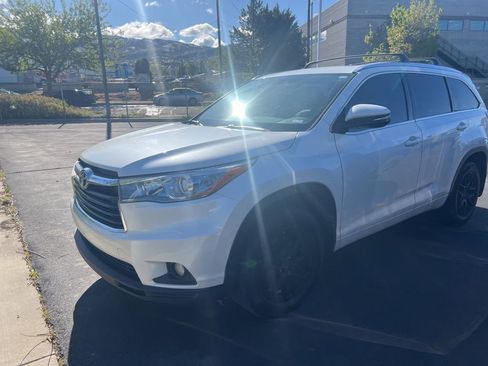 Used 2015 Toyota Highlander XLE image 23