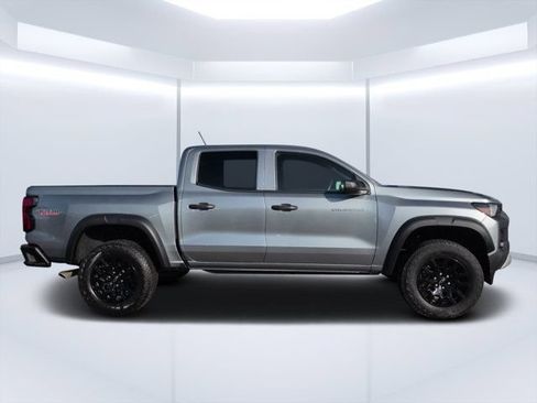 Used 2024 Chevrolet Colorado Trail Boss w/ Advanced Trailering Package AWD/4WD image 2