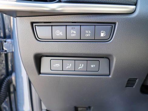 Used 2025 MAZDA CX-70 Plug-In Hybrid w/ Premium Pkg image 17