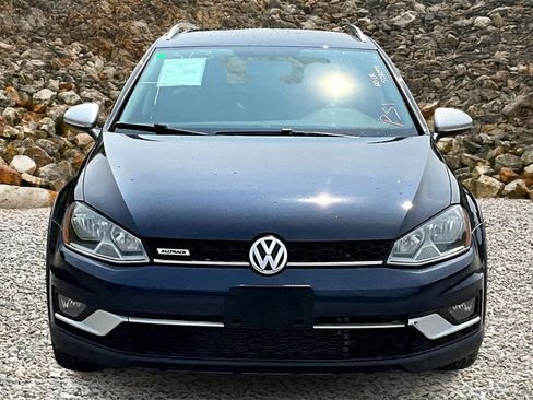 Used 2017 Volkswagen Golf Alltrack S image 3