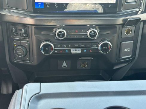 New 2026 Ford F250 Lariat w/ Black Appearance Package image 8