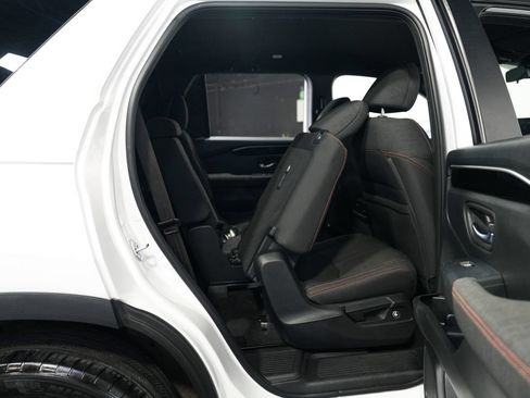 Used 2023 Honda Pilot Sport image 32