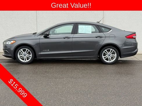 Used 2018 Ford Fusion S image 2