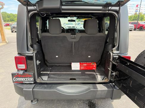 Used 2012 Jeep Wrangler Sport AWD/4WD image 6