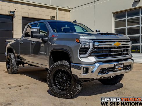 Used 2025 Chevrolet Silverado 2500 LTZ w/ LTZ Convenience Package image 1