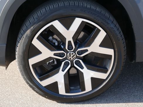 Used 2023 Volkswagen Taos SEL image 15