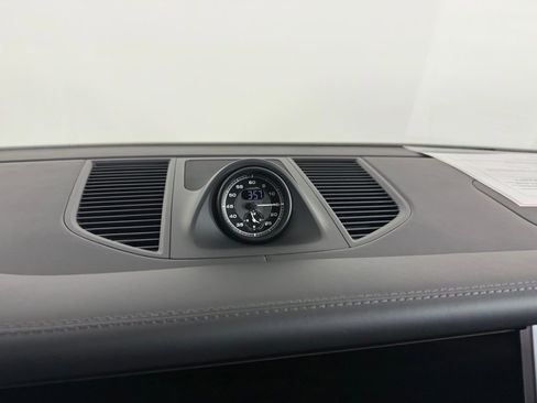 Certified 2026 Porsche Macan Turbo AWD/4WD image 22