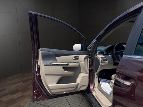 Used 2014 Honda Odyssey EX-L image 17