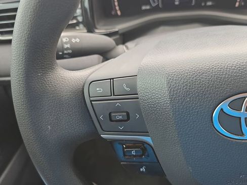 Used 2026 Toyota Camry LE w/ Convenience Package image 16