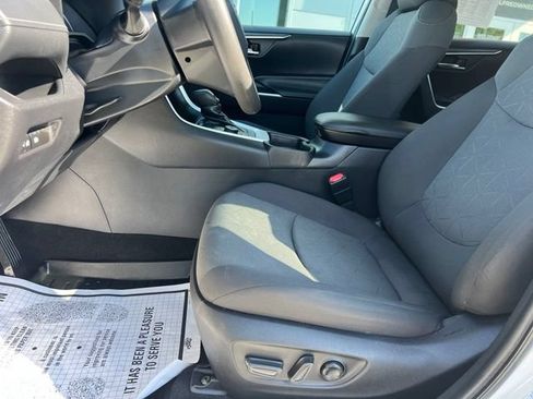 Used 2021 Toyota RAV4 XLE AWD/4WD image 24