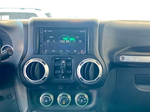 Used 2015 Jeep Wrangler Unlimited Sahara w/ Connectivity Group image 16