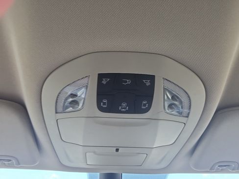 Used 2023 Chrysler Pacifica Touring-L FWD image 30