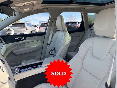 Certified 2023 Volvo XC60 B5 Ultimate w/ Climate Package image 17