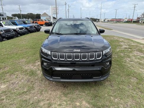 Certified 2022 Jeep Compass Latitude w/ Convenience Group image 2