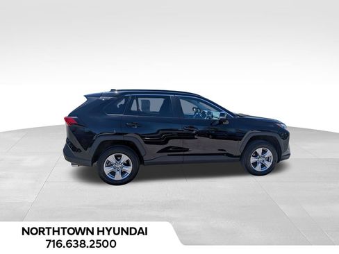 Used 2025 Toyota RAV4 XLE AWD/4WD image 11