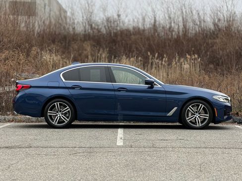 Used 2022 BMW 530i xDrive 530i xDrive Sedan w/ Convenience Package image 11