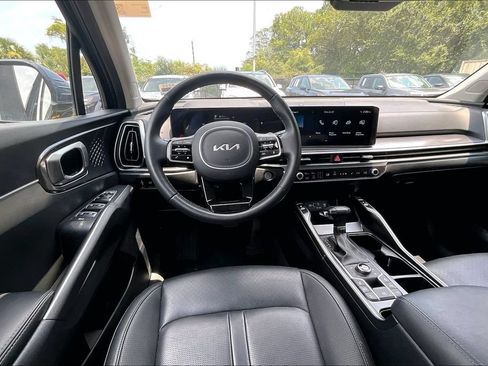 Used 2025 Kia Sorento EX AWD/4WD image 8