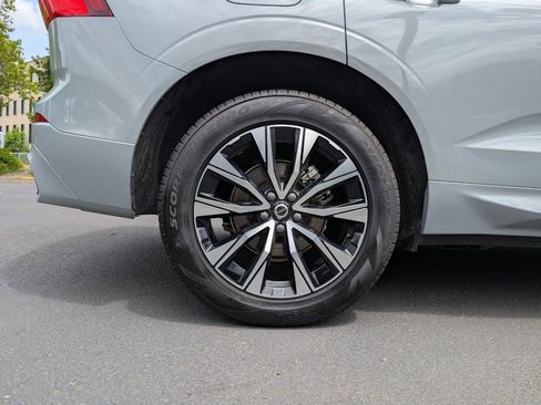 Used 2025 Volvo XC60 B5 Core AWD/4WD image 25